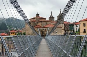Comença el teu viatge des d'Andorra la Vella amb www.TaxiAndorra.eu, una empresa dedicada a oferir-te un servei còmode i de qualitat. 🌄 TaxiAndorra.eu: Viu l'experiència d'un viatge d'Andorra la Vella a Astúries! 🌄 Comença el teu viatge des d'Andorra la Vella amb TaxiAndorra.eu, una empresa dedicada a oferir-te un servei còmode i de qualitat. El trajecte cap a Astúries et permetrà gaudir de paisatges impressionants, passant per les muntanyes dels Pirineus i travessant la "meseta" espanyola fins arribar a la verdor i els bells paisatges d'Astúries. Un cop a Astúries, no et pots perdre l'oportunitat de degustar un típic dinar asturià. Entre els plats més destacats trobaràs la fabada asturiana, un guisat fet amb fesols, morcilla, xoriç i cansalada. A més, també podràs tastar el famós "cachopo", un plat de carn farcit de formatge i pernil serrà, arrebossat i fregit. Després de gaudir d'un dinar deliciosament contundent, et recomanem visitar una sidreria tradicional asturiana. Aquí podràs experimentar l'art de "l'escanciament de la sidra", una tècnica única que consisteix a servir la sidra des d'una gran alçada per oxigenar-la i potenciar-ne el sabor. Les sidreries també són llocs plens de vida i tradició, on podràs compartir una estona agradable amb la gent del lloc. Amb TaxiAndorra.eu, et garantim un viatge inoblidable ple de comoditat i descobriments. Deixa't portar per la bellesa dels paisatges i el sabor autèntic de la gastronomia asturiana mentre nosaltres ens encarreguem de portar-te de forma segura i còmoda. #TaxiAndorra #ViatgeAmbTaxi #Astúries #GastronomiaAsturiana #FabadaAsturiana #Cachopo #Sidreria #EscanciamentDeSidra #AndorraLaVella #Turisme #ServeiDeQualitat #DescobreixAstúries #ViatgeInoblidable #Taxi #PaisatgesEspanyols #Gastronomia #TurismeGastronòmic #CulturaTradicional #PlatsAsturians Gaudeix del teu viatge amb TaxiAndorra.eu i descobreix tot el que Astúries té per oferir! 🚕✨